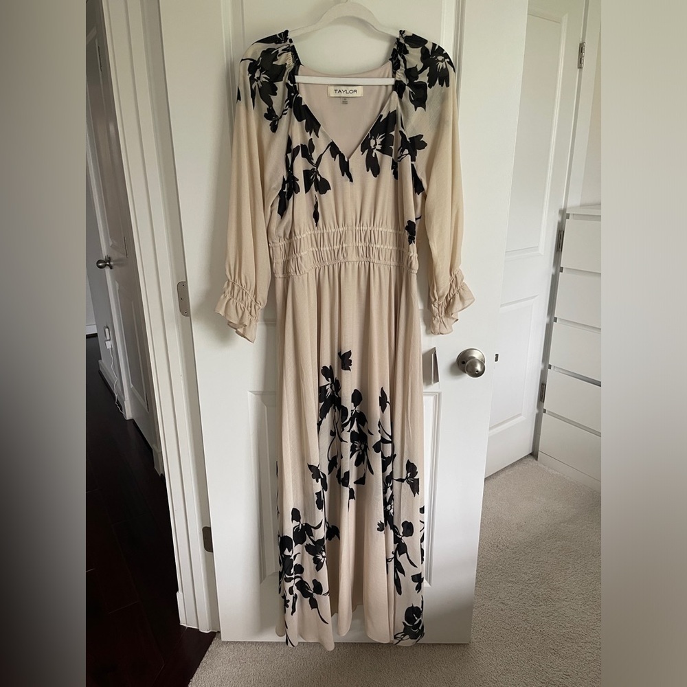 Taylor Floral Print Chiffon Long Sleeve Dress NWT size 10 Spring‎ Dress